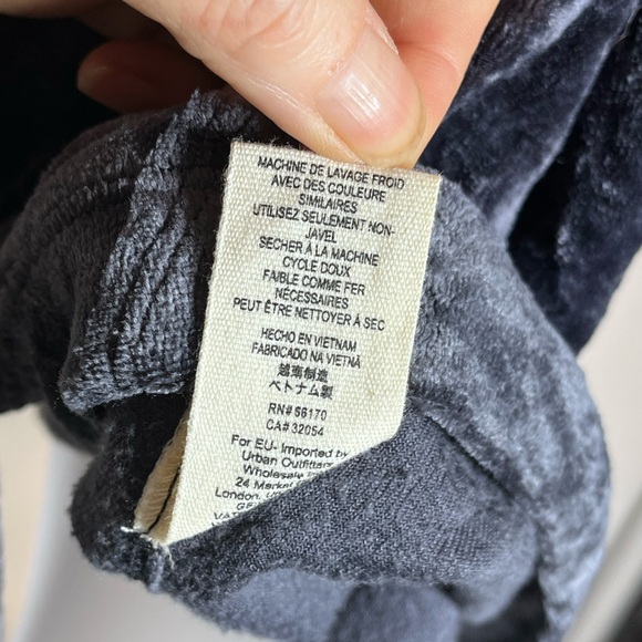 WE THE FREE gray crushed velvet sweatshirt size small cozy fall winter holiday - Picture 6 of 6